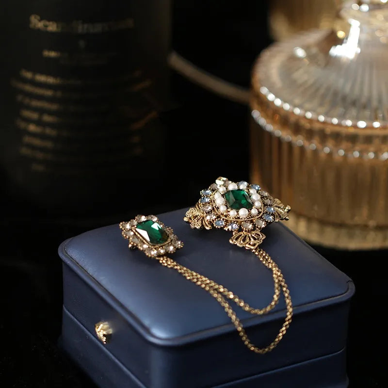 Baroque British Style Rhinestone Brooch Pins Emerald Tassel Chain Pearl Brooch Collar Shirt Pin Accessories for Women