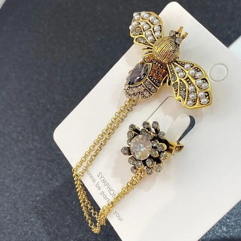 Vintage Rhinestones Pearl Bee Pin Brooches Classic Tassel Chain Bee Insect Enamel Pin Luxurious Suit Accessories Corsages