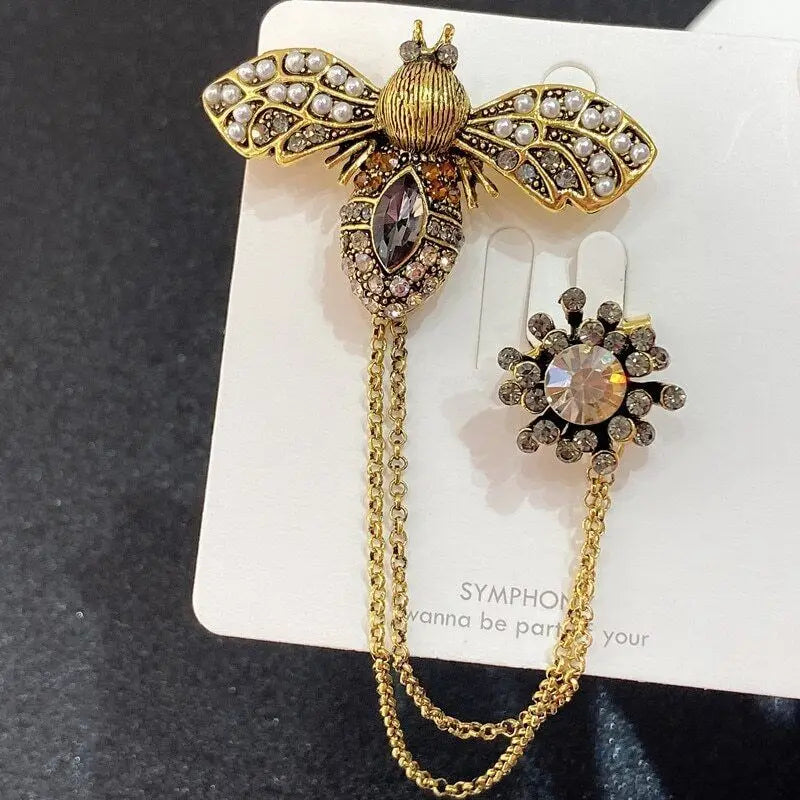Vintage Rhinestones Pearl Bee Pin Brooches Classic Tassel Chain Bee Insect Enamel Pin Luxurious Suit Accessories Corsages
