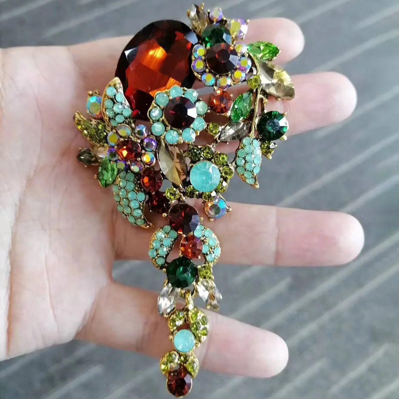 Fashion Female Long Tassel Brooch Retro Rhinestone Exaggerated Corsage Pin For Women
